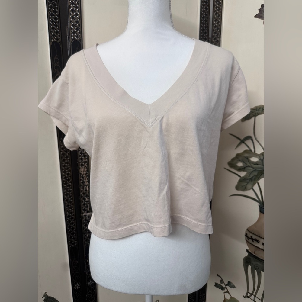 L*Space Soft Cream V-Neck Short Sleeve Tee